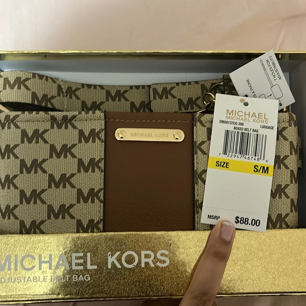 Michael Kors Adjustable Belt Bag - Picture 2 of 5